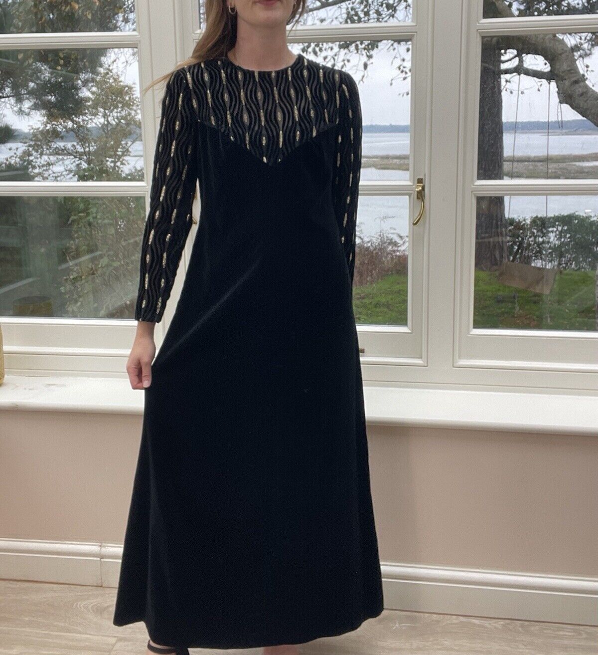 Vintage Size M 10-12 Black Gold Velvet Long Sleeve Sparkly Midi Maxi Dress