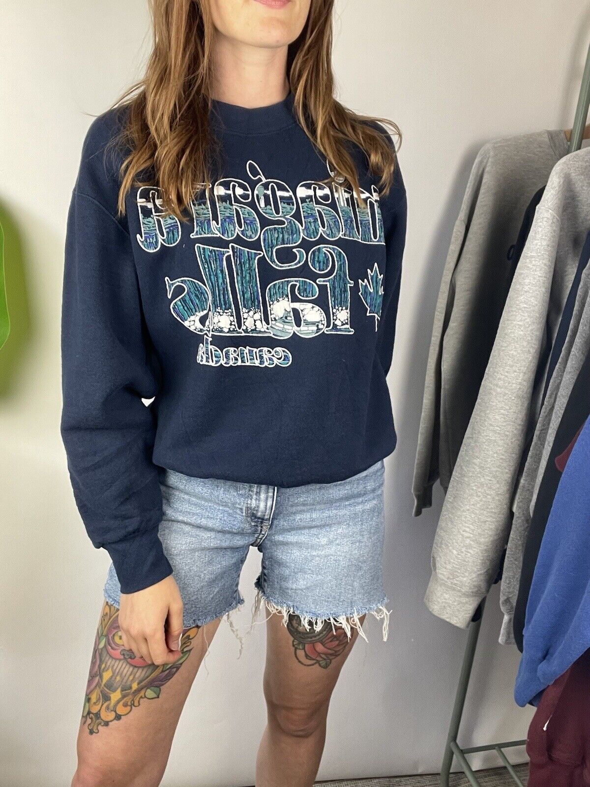 Vintage 90s Size M 6-12 Navy Niagara Falls Sweatshirt Jumper