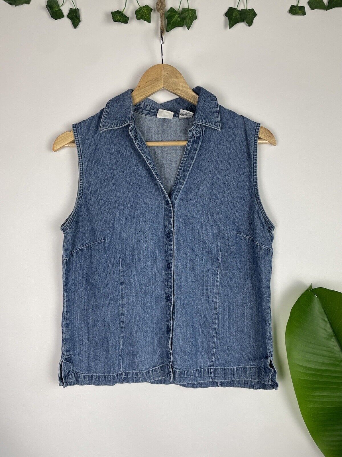 Vintage 90s Size S 6-10 Button Up Sleeveless Denim Shirt Lee